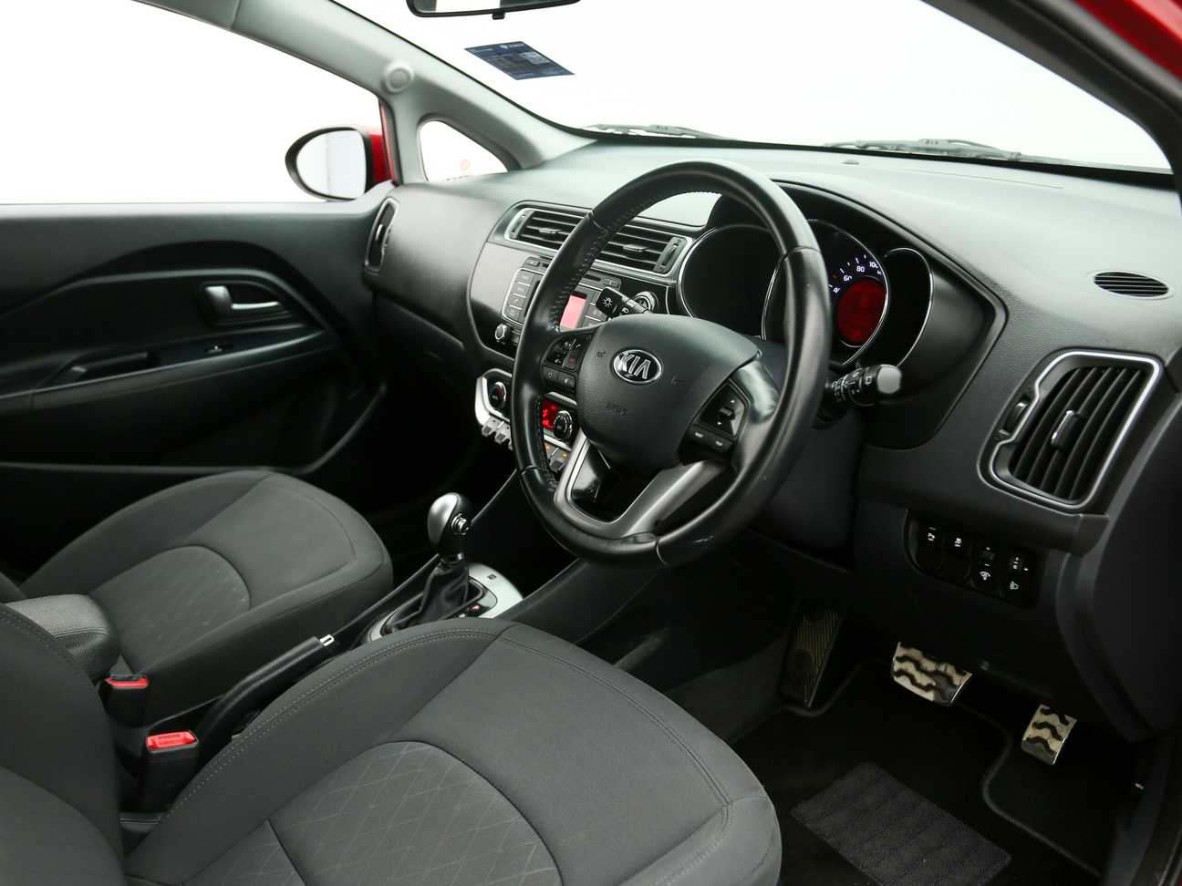 terpakai 2016 Kia RIO UB 1.4