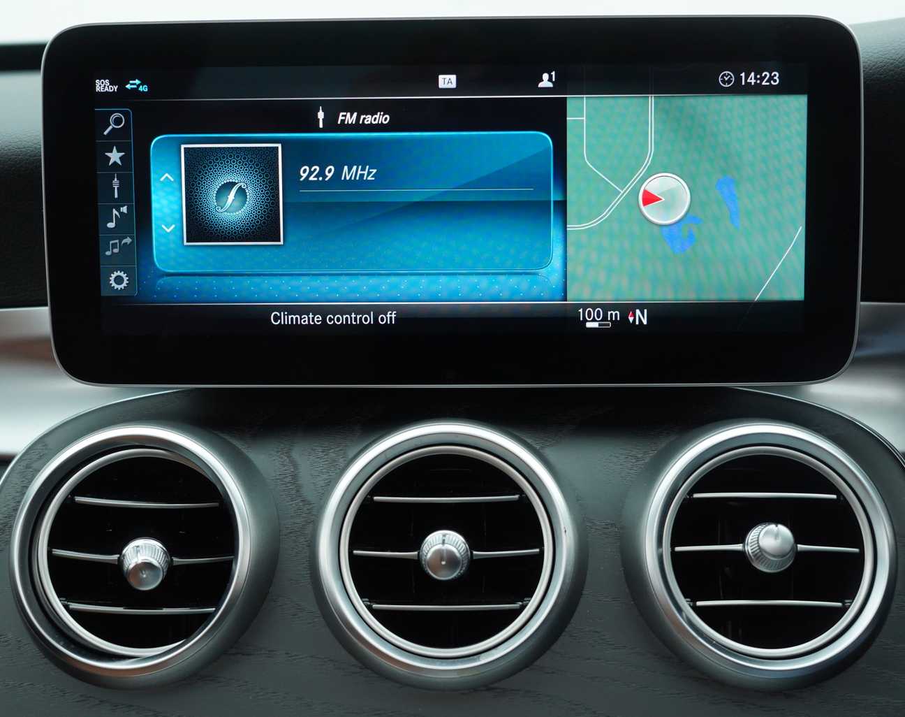 terpakai 2020 Mercedes-Benz C300 AMG Line 2.0