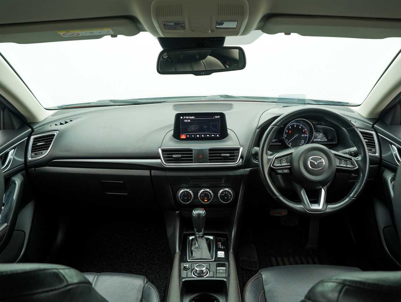 terpakai 2018 Mazda 3 SKYACTIV-G High 2.0