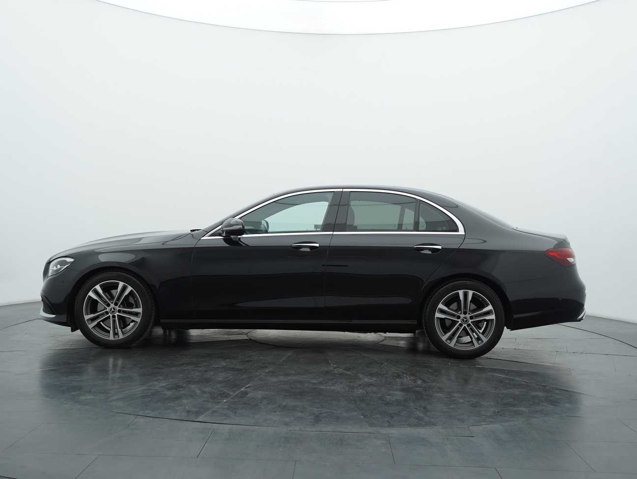 used 2023 Mercedes-Benz E200 Avantgarde 2.0