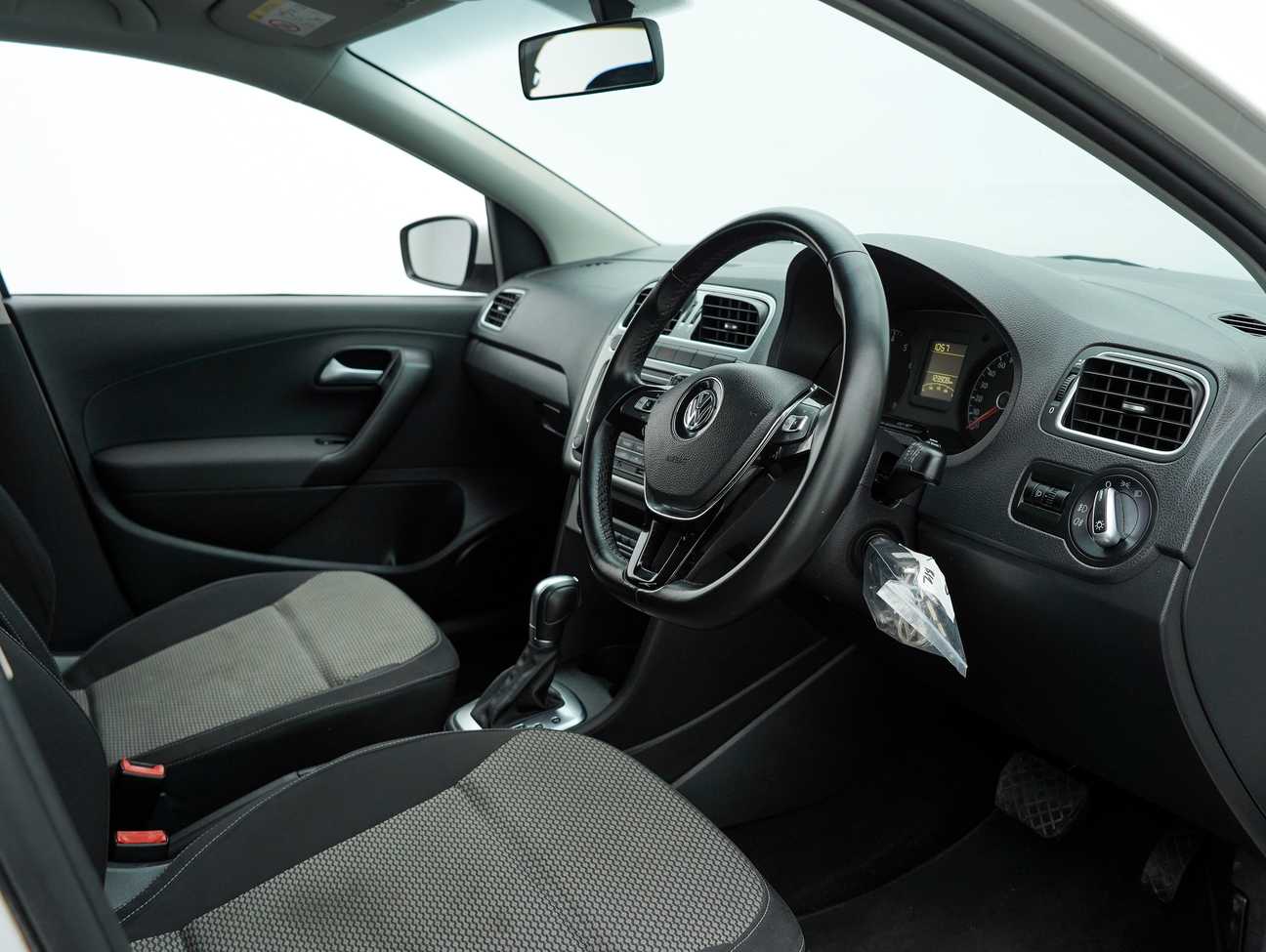 terpakai 2015 Volkswagen Polo  1.6