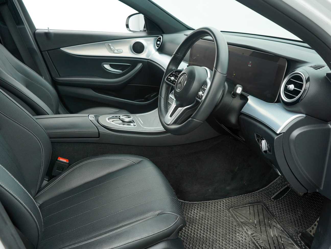 terpakai 2019 Mercedes-Benz E200 Avantgarde New Trim 2.0