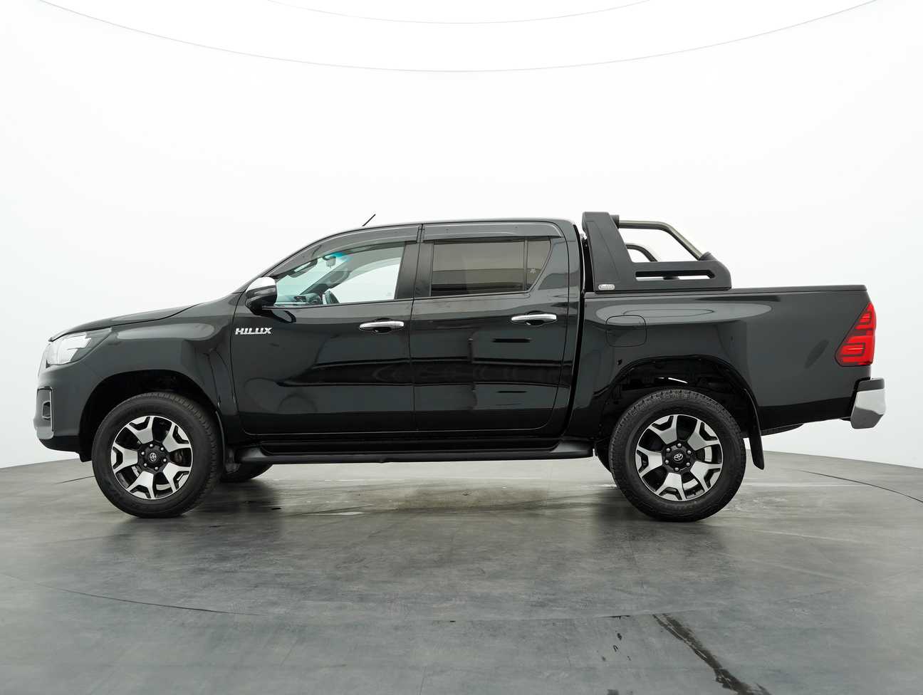 used 2019 Toyota HILUX DOUBLE CAB LE 4X4 2.4