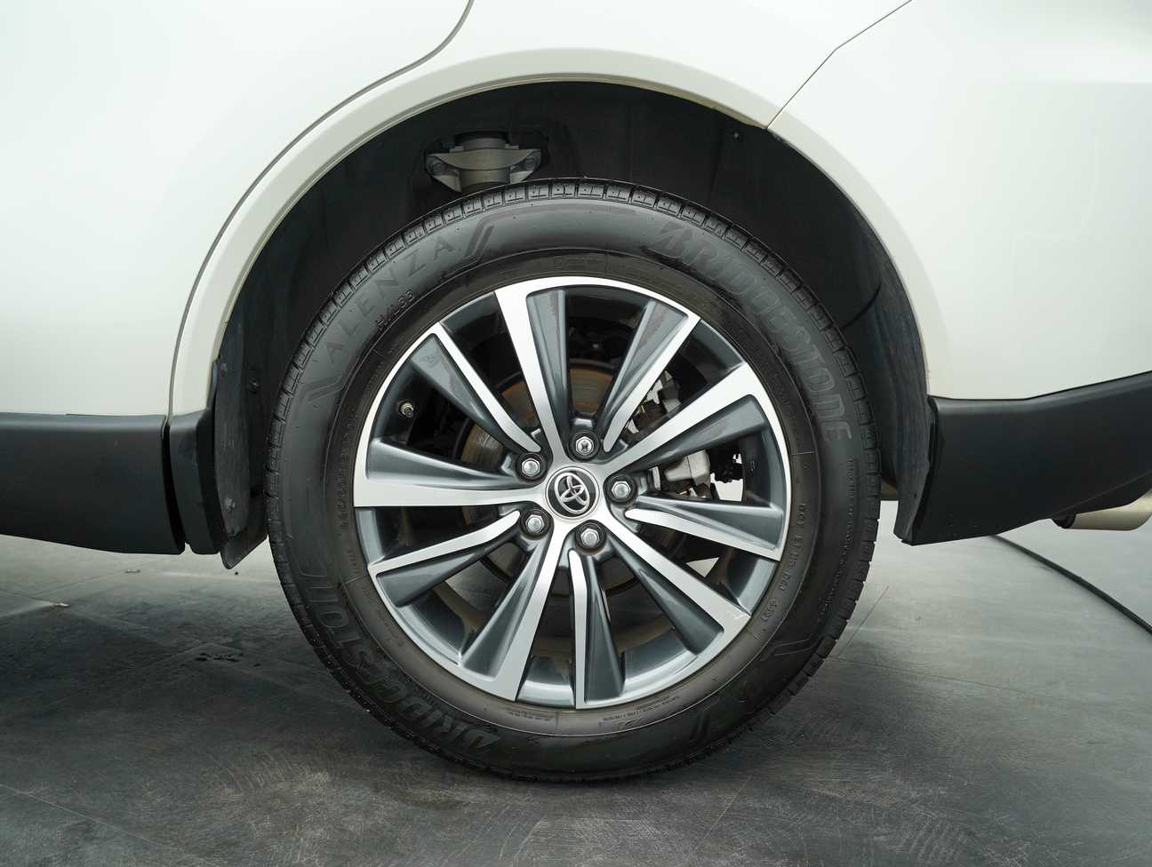 used 2021 Toyota Harrier Luxury 2.0