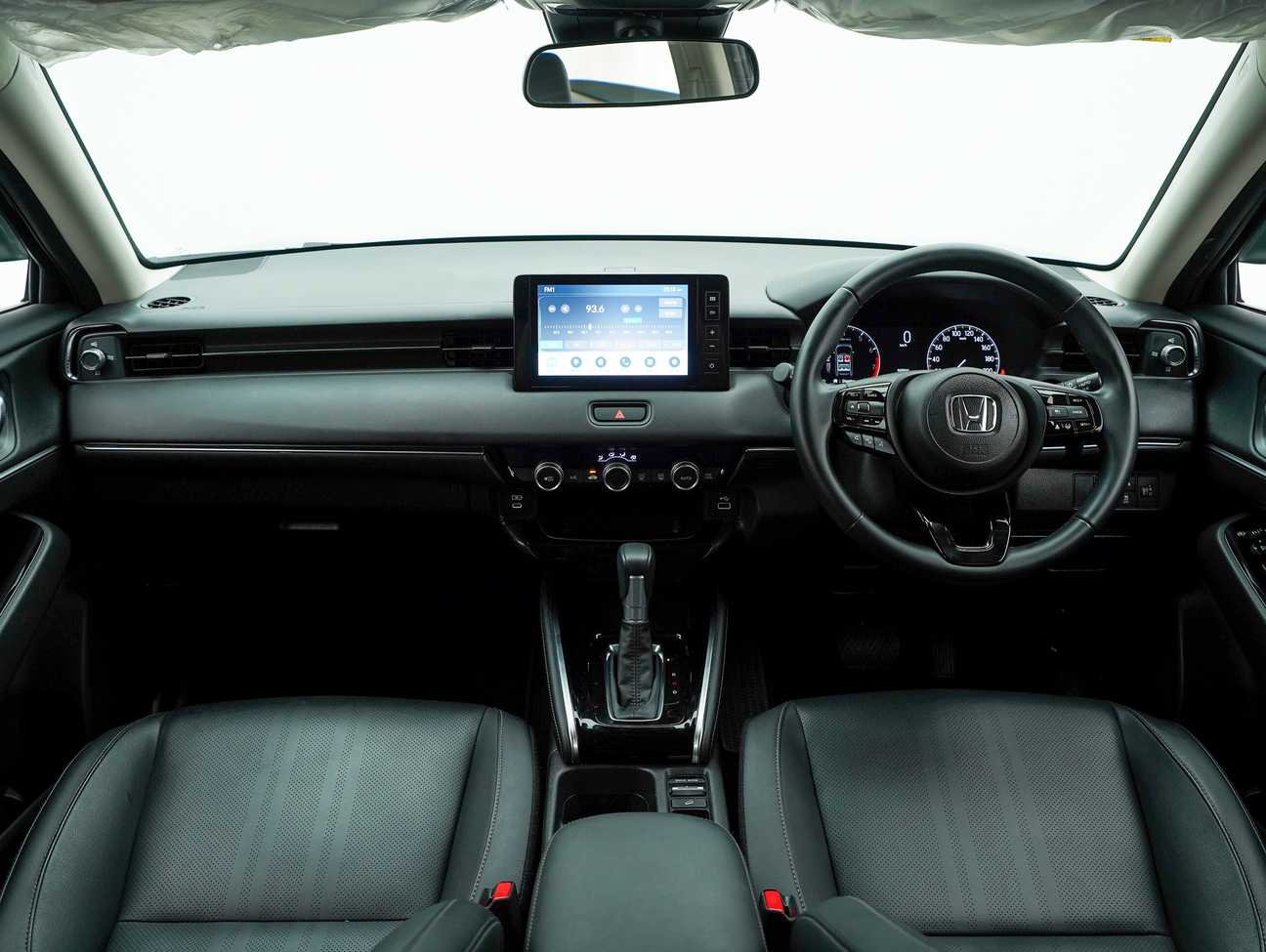 used 2025 Honda HR-V V 1.5