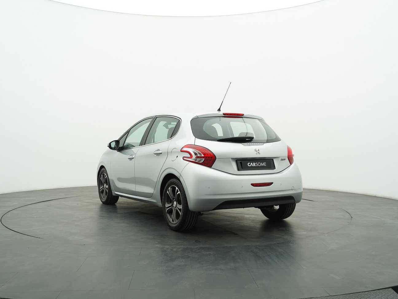 terpakai 2014 Peugeot 208 Allure 5 Door 1.6