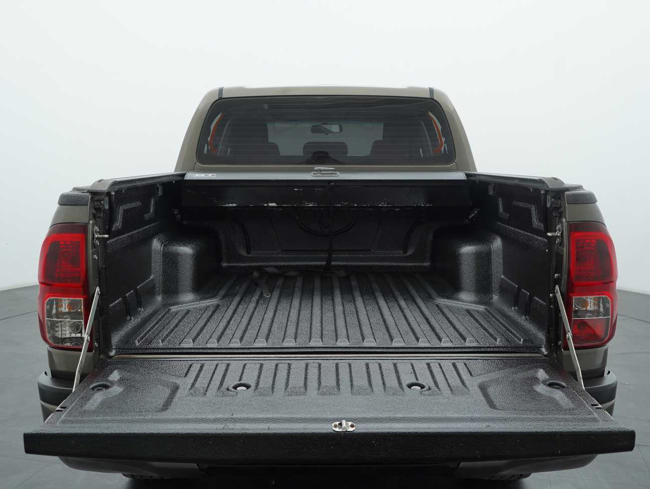 terpakai 2021 Toyota Hilux E Dual Cab 2.4