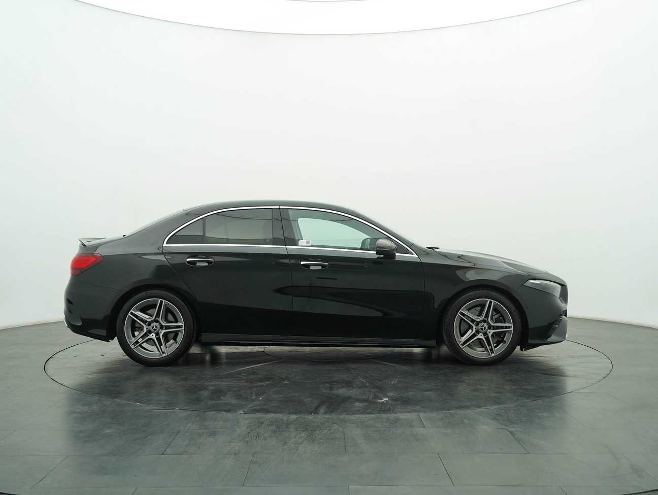used 2023 Mercedes-Benz A250 4MATIC AMG Line 2.0