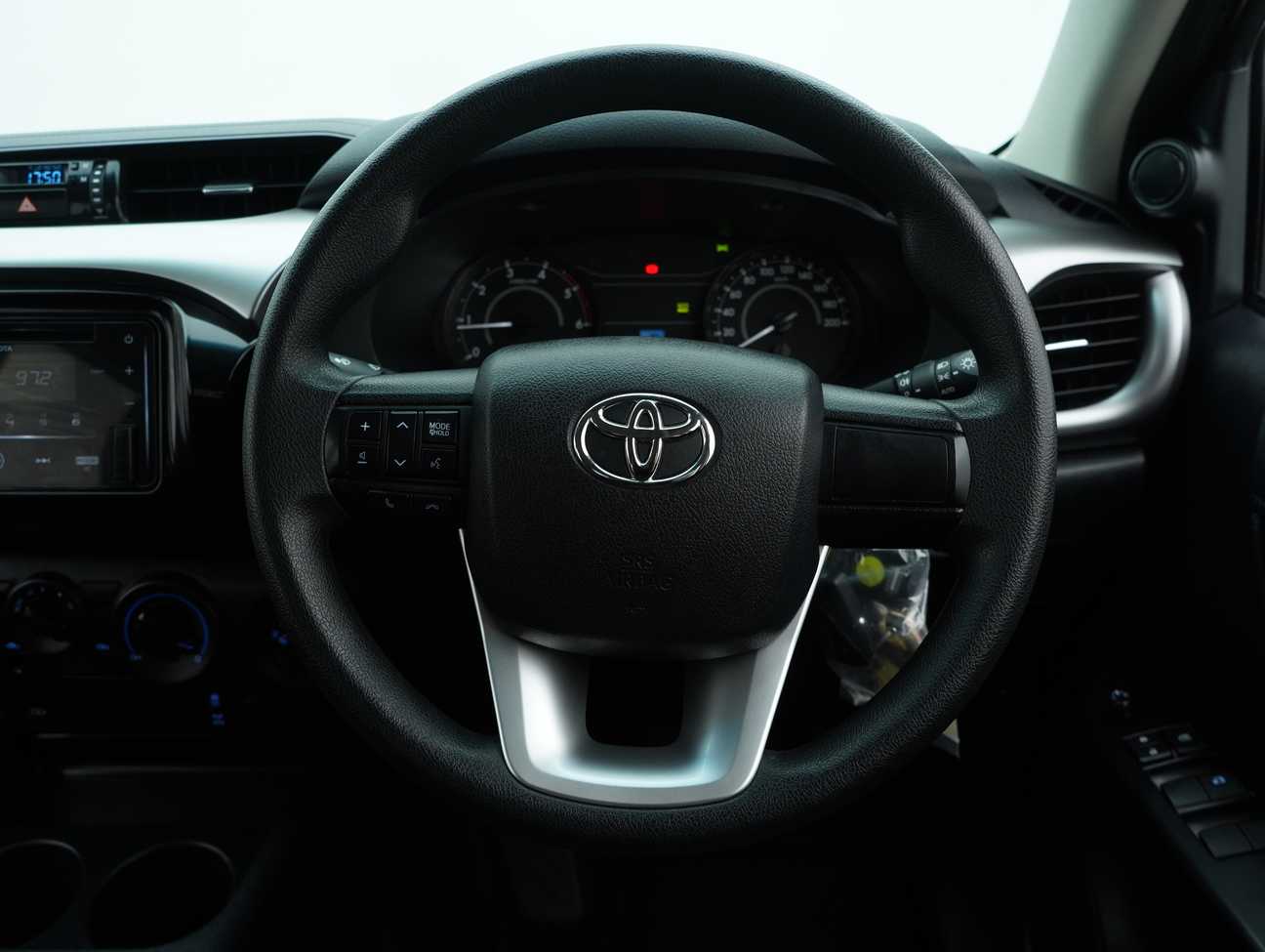 terpakai 2021 Toyota Hilux E Dual Cab 2.4