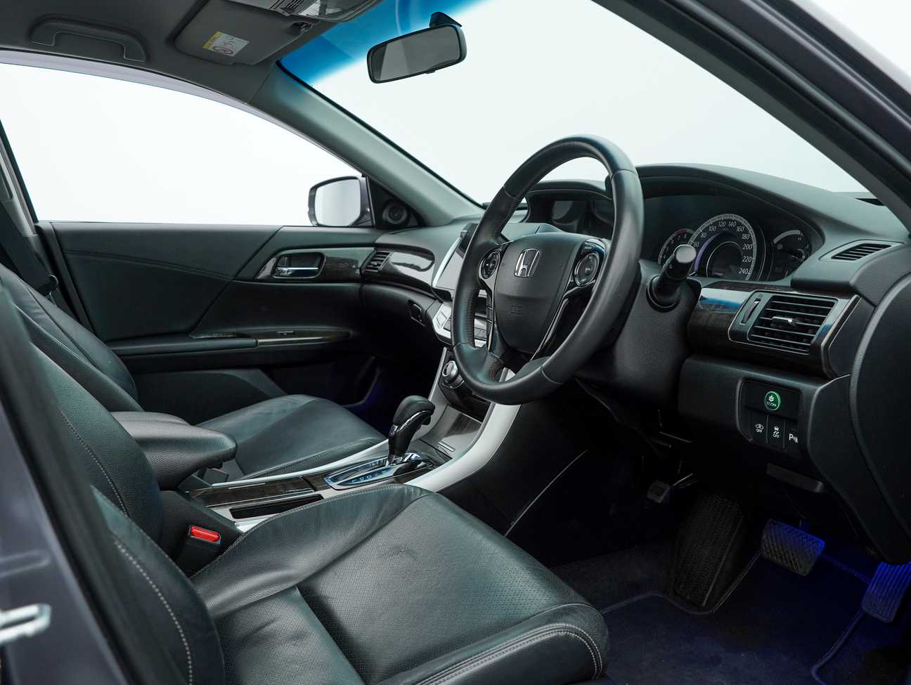 terpakai 2016 Honda Accord i-VTEC VTi-L 2.0