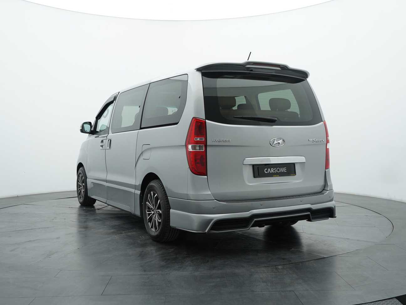 used 2021 Hyundai Grand Starex Executive Plus 2.5