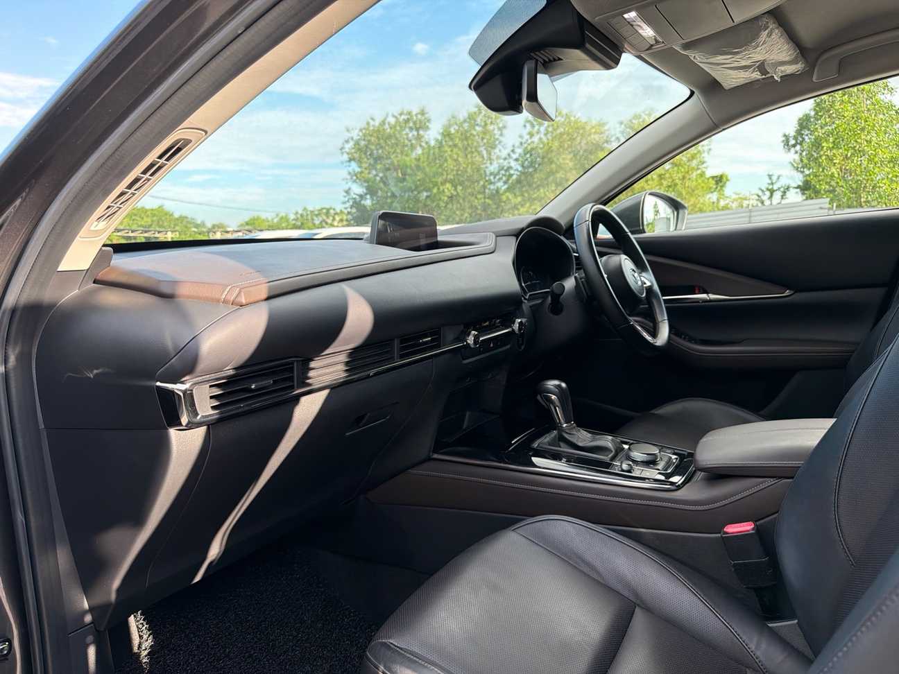 terpakai 2023 Mazda CX-30 SKYACTIV-G High Plus 2.0