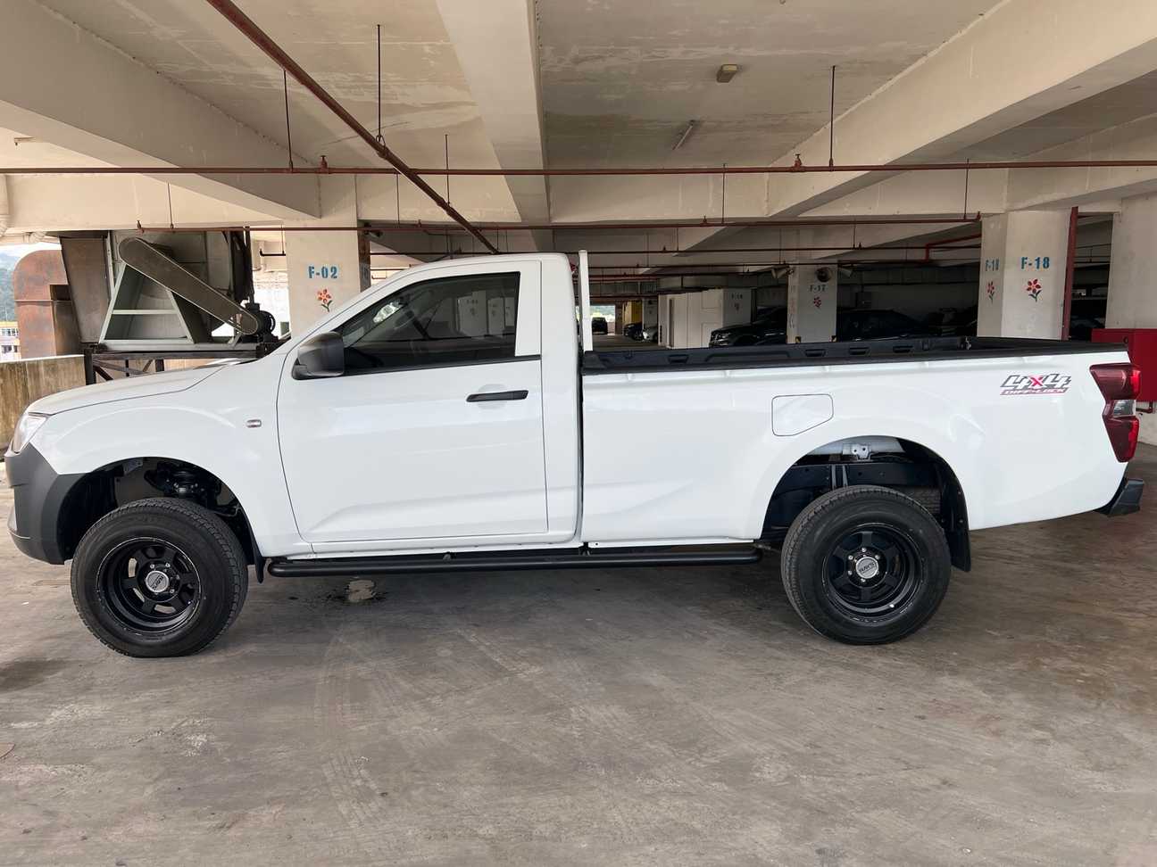 terpakai 2023 Isuzu D-Max Single Cab 1.9