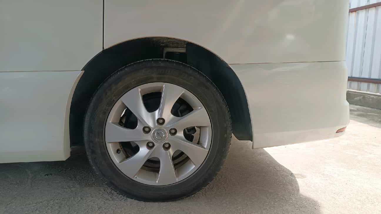 terpakai 2013 Nissan Serena S-Hybrid High-Way Star 2.0