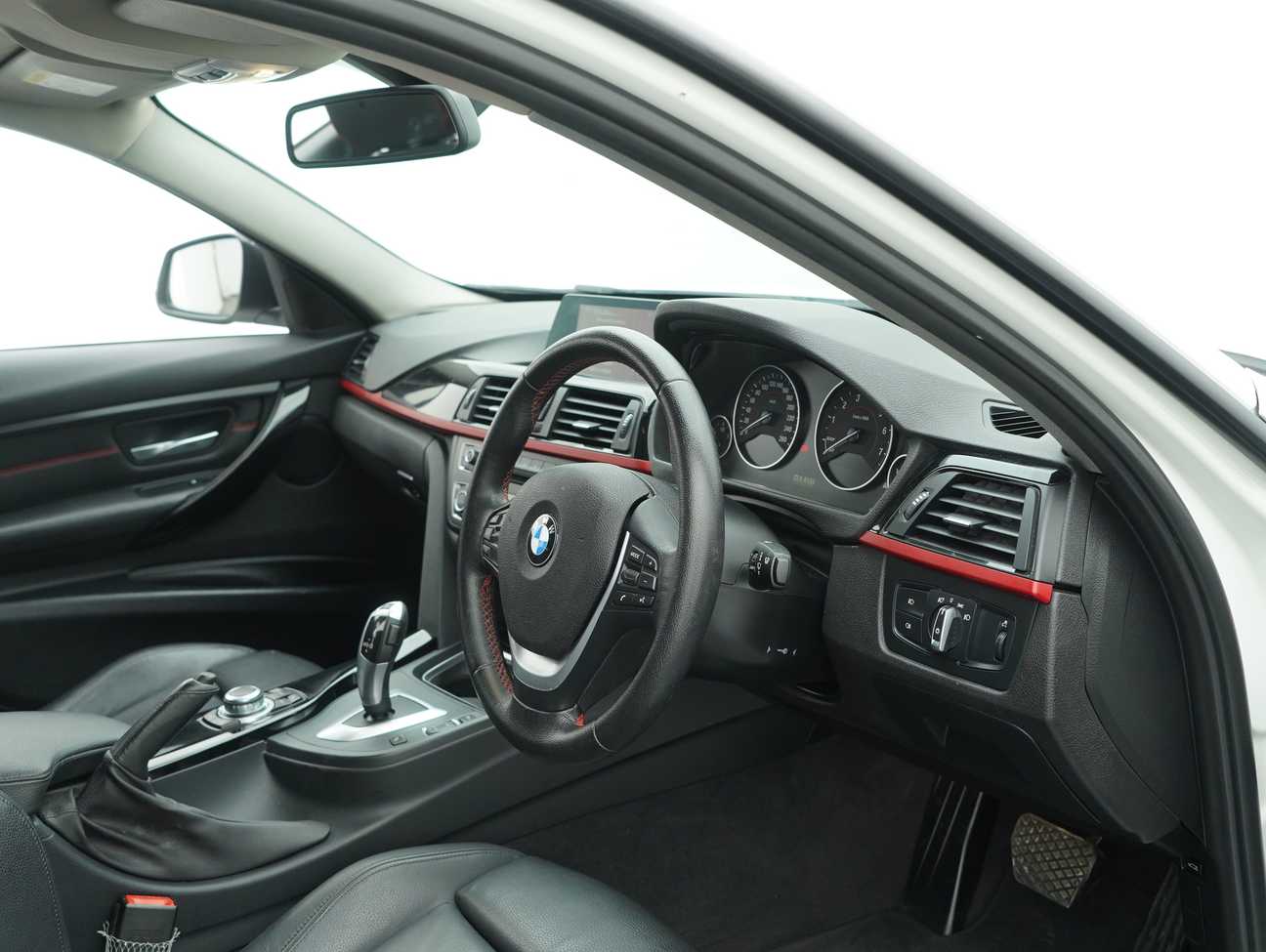 used 2015 BMW 320i Sport Line 2.0