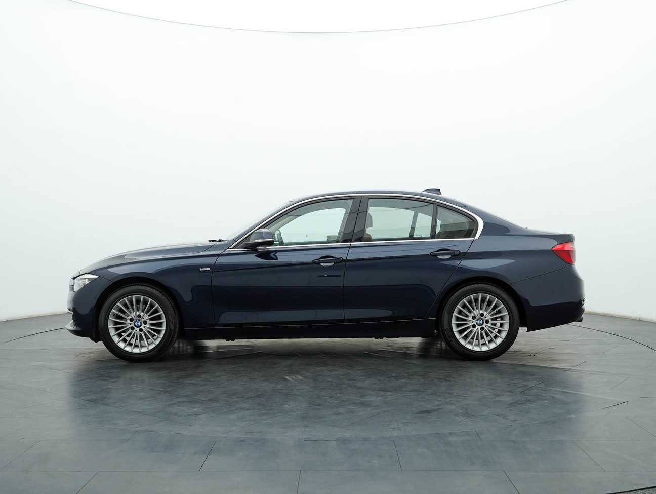 used 2017 BMW 318i Luxury 1.5