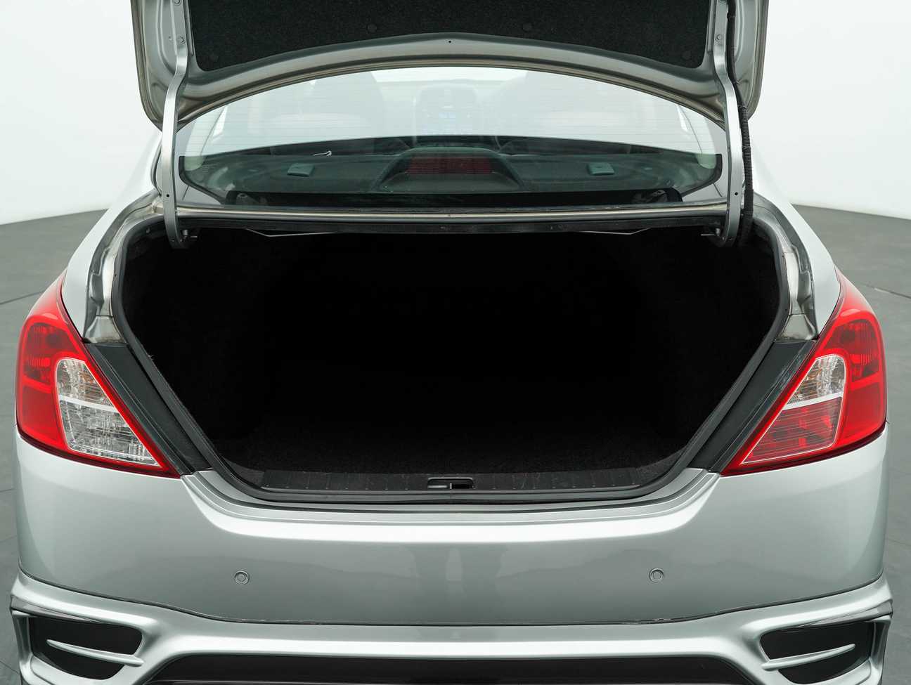 terpakai 2018 Nissan Almera E 1.5