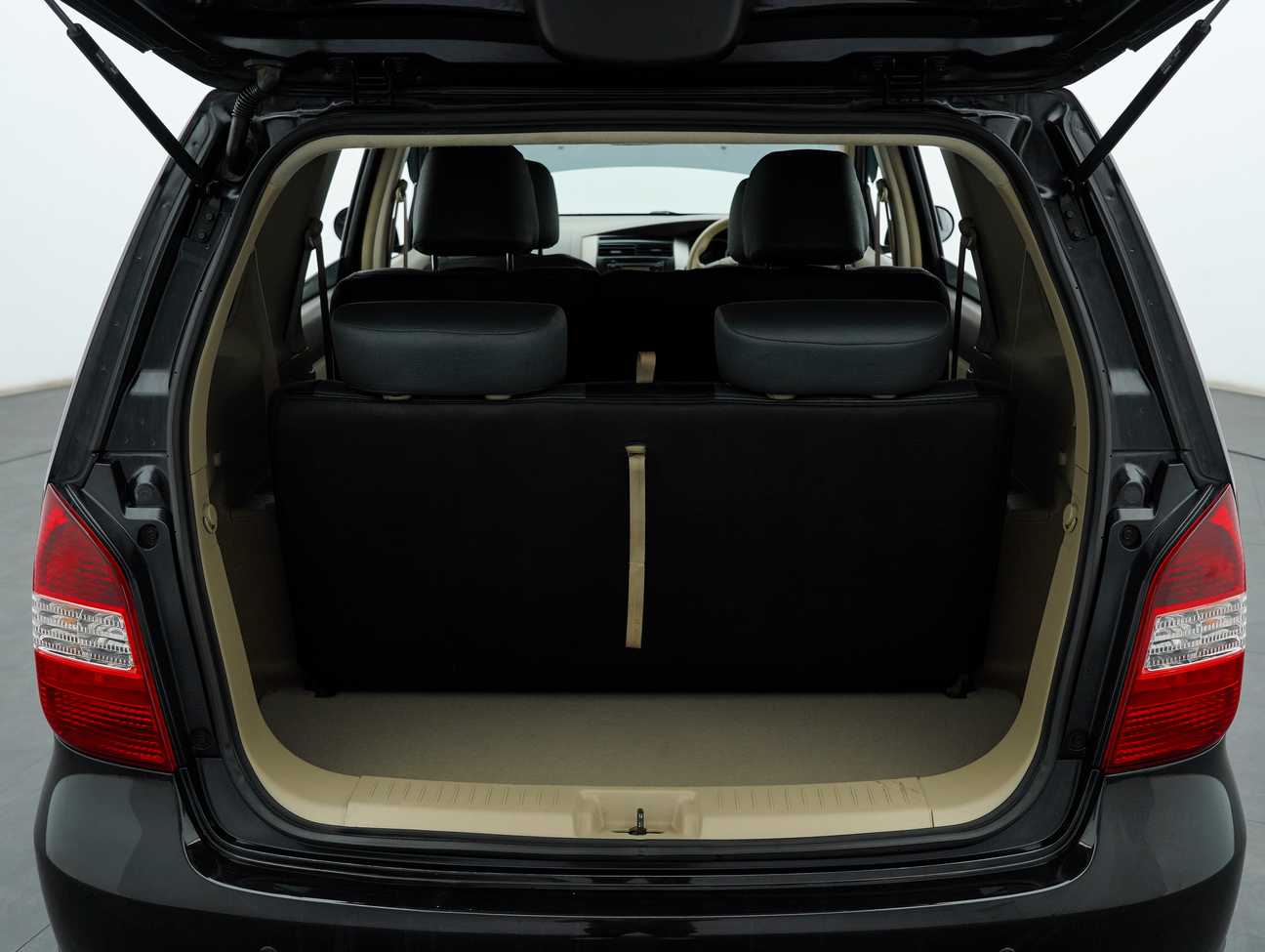 terpakai 2010 Nissan Grand Livina Comfort 1.6