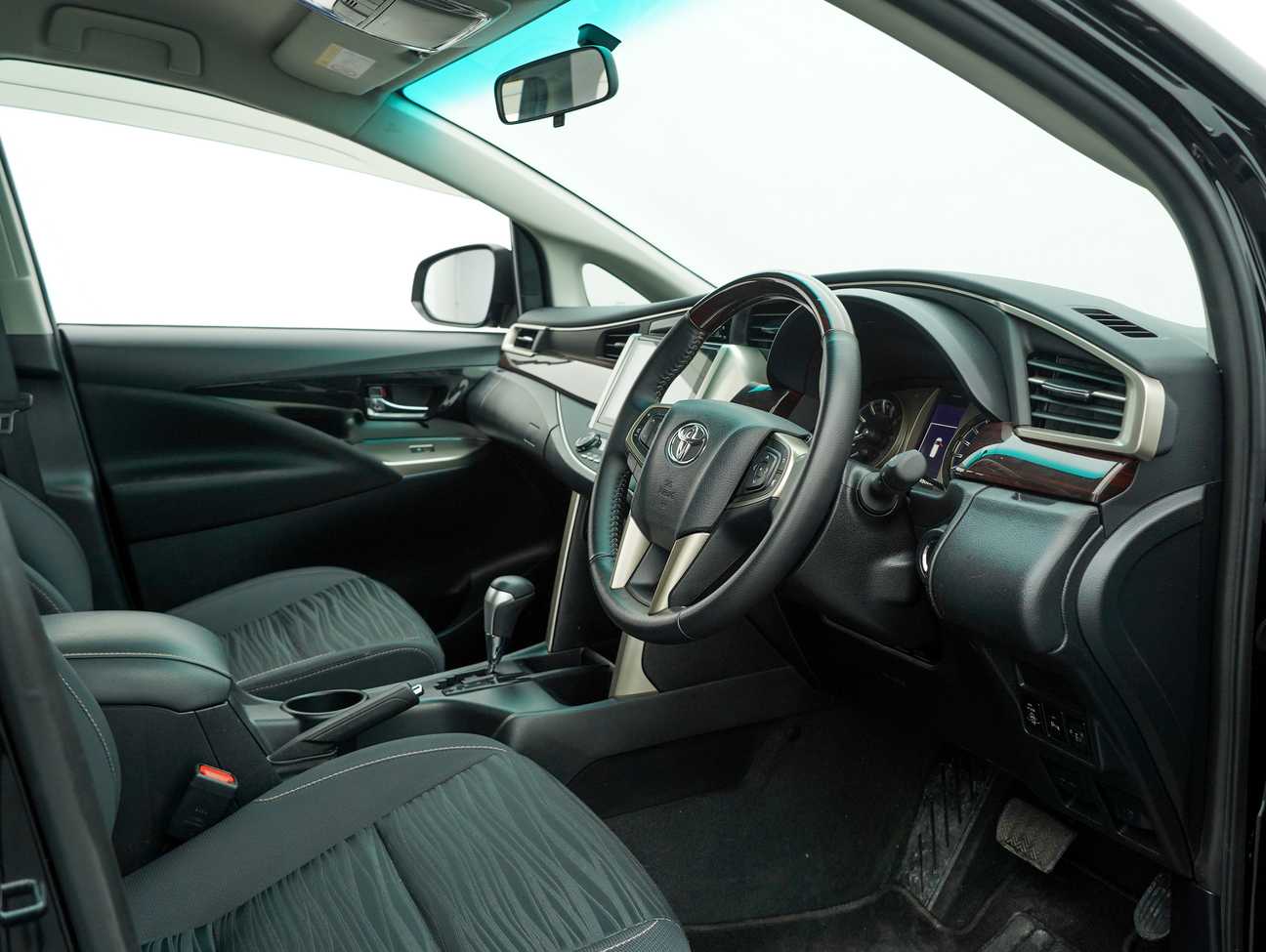 terpakai 2022 Toyota Innova G 2.0