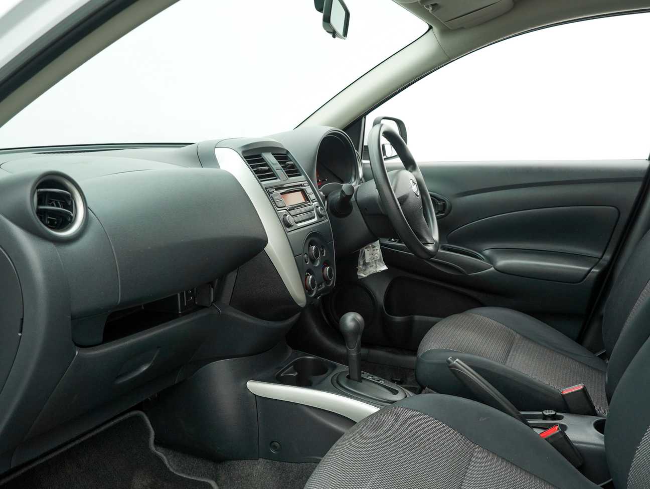 terpakai 2017 Nissan Almera E 1.5