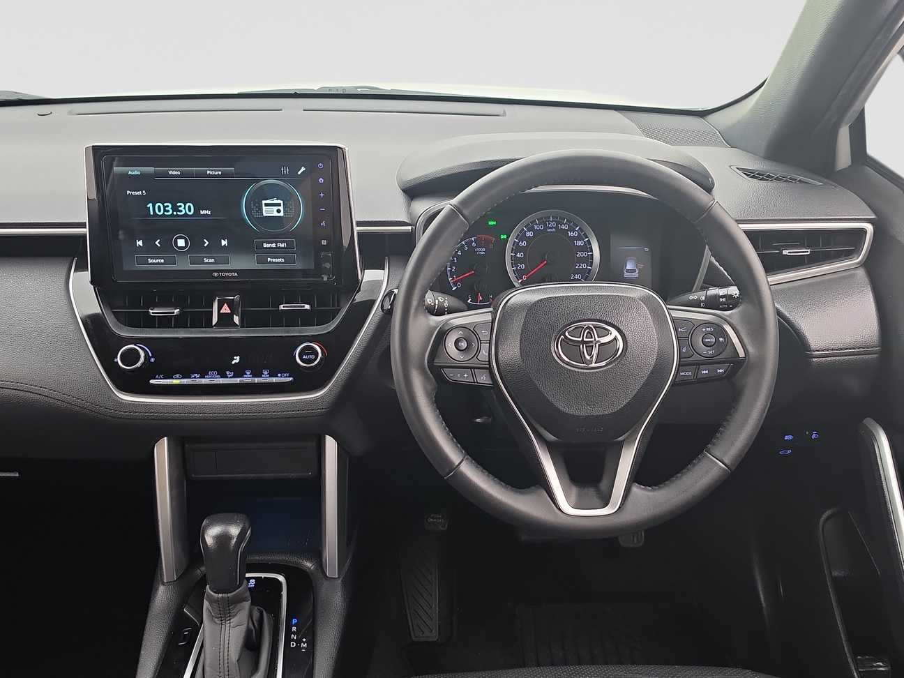 used 2021 Toyota Corolla Cross V 1.8