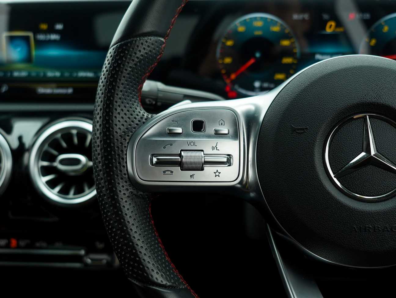 terpakai 2019 Mercedes-Benz A250 AMG Line 2.0
