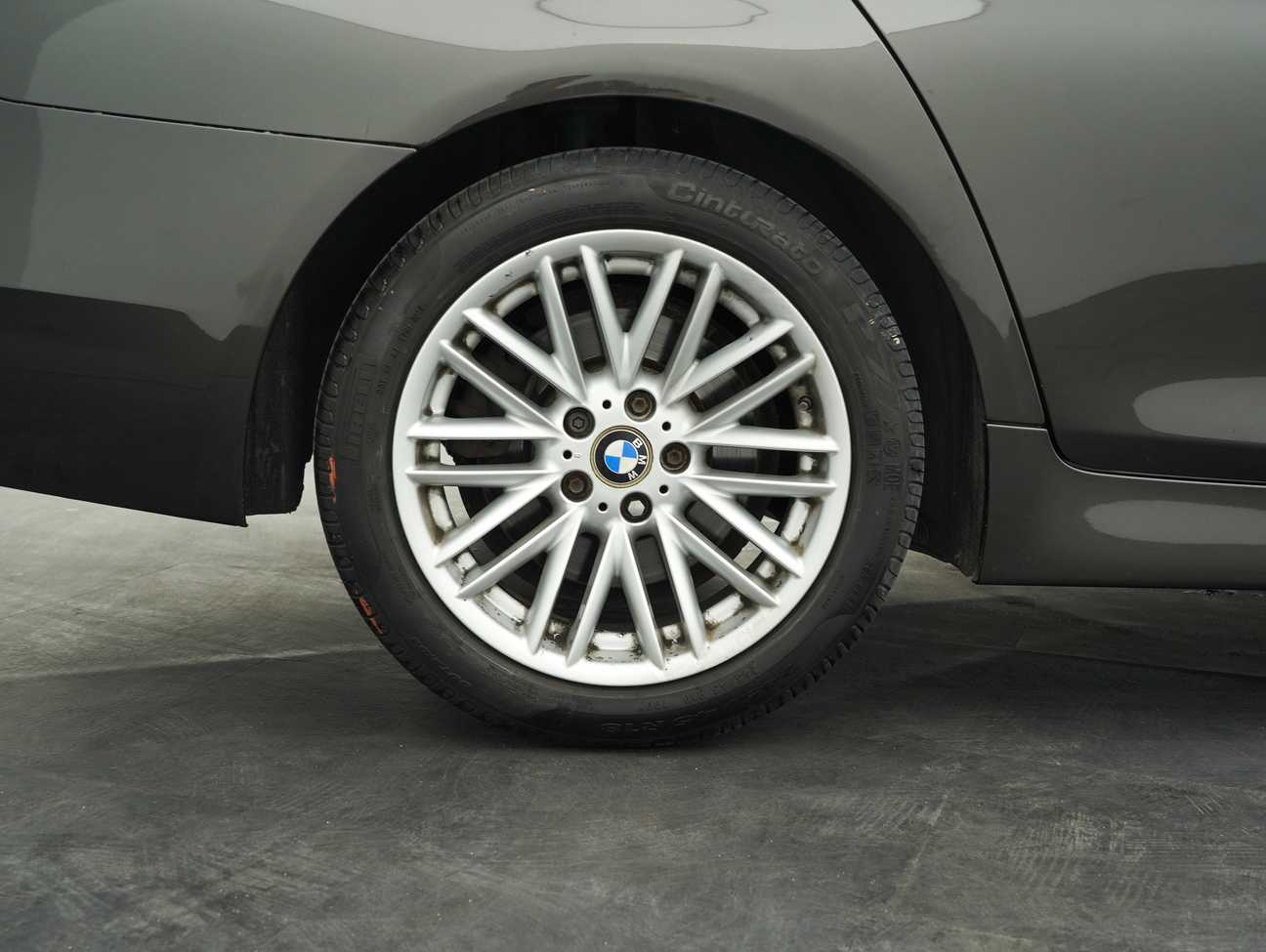 terpakai 2014 BMW 520i  2.0