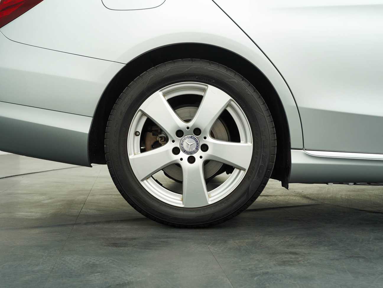 terpakai 2016 Mercedes-Benz C180 Avantgarde (7G-TRONIC Plus) 1.6