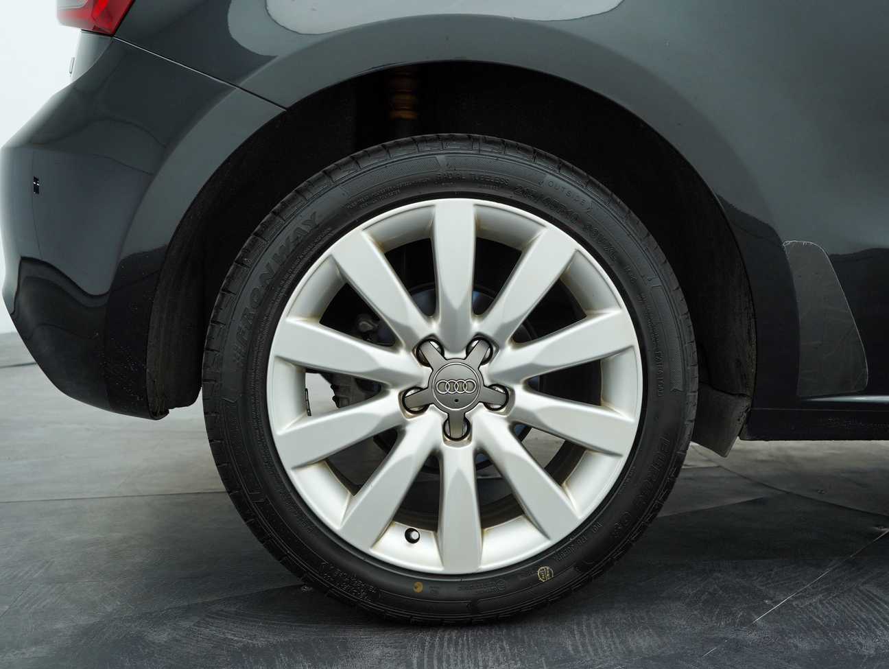 terpakai 2011 Audi A1 TFSI 1.4