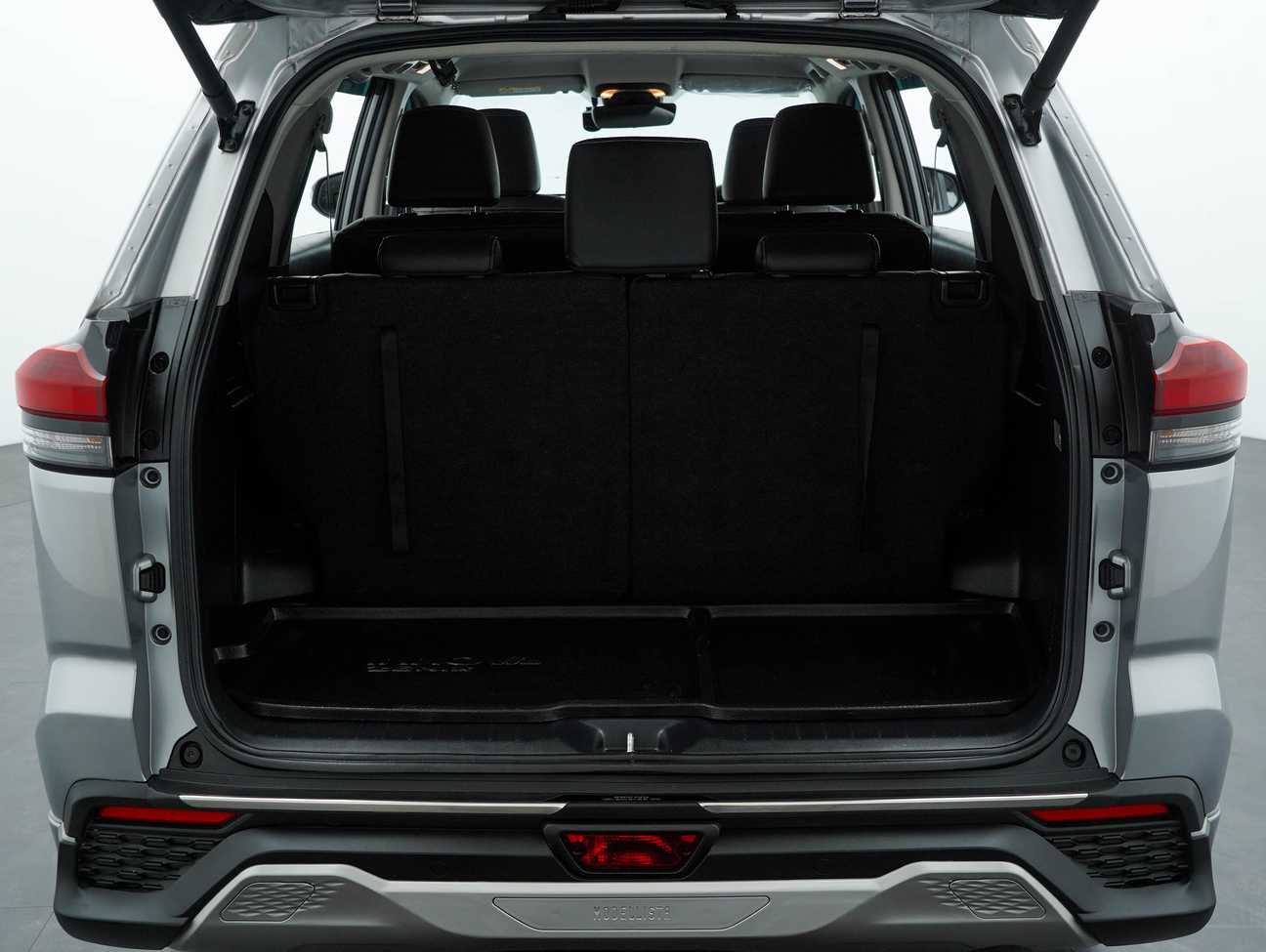 used 2023 Toyota Innova Zenix V 2.0