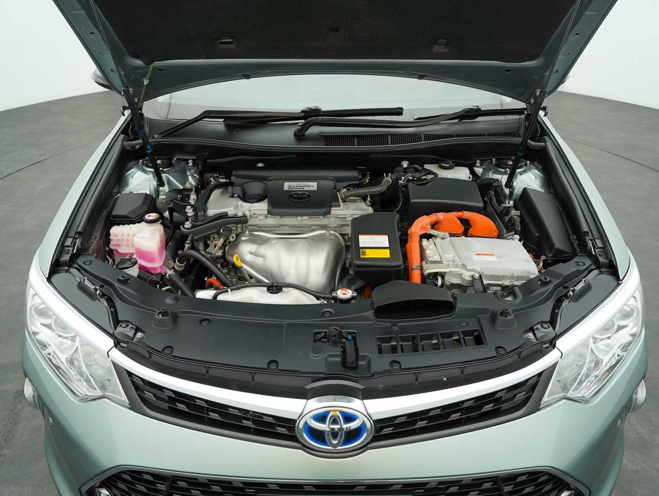 used 2018 Toyota Camry Hybrid Luxury 2.5