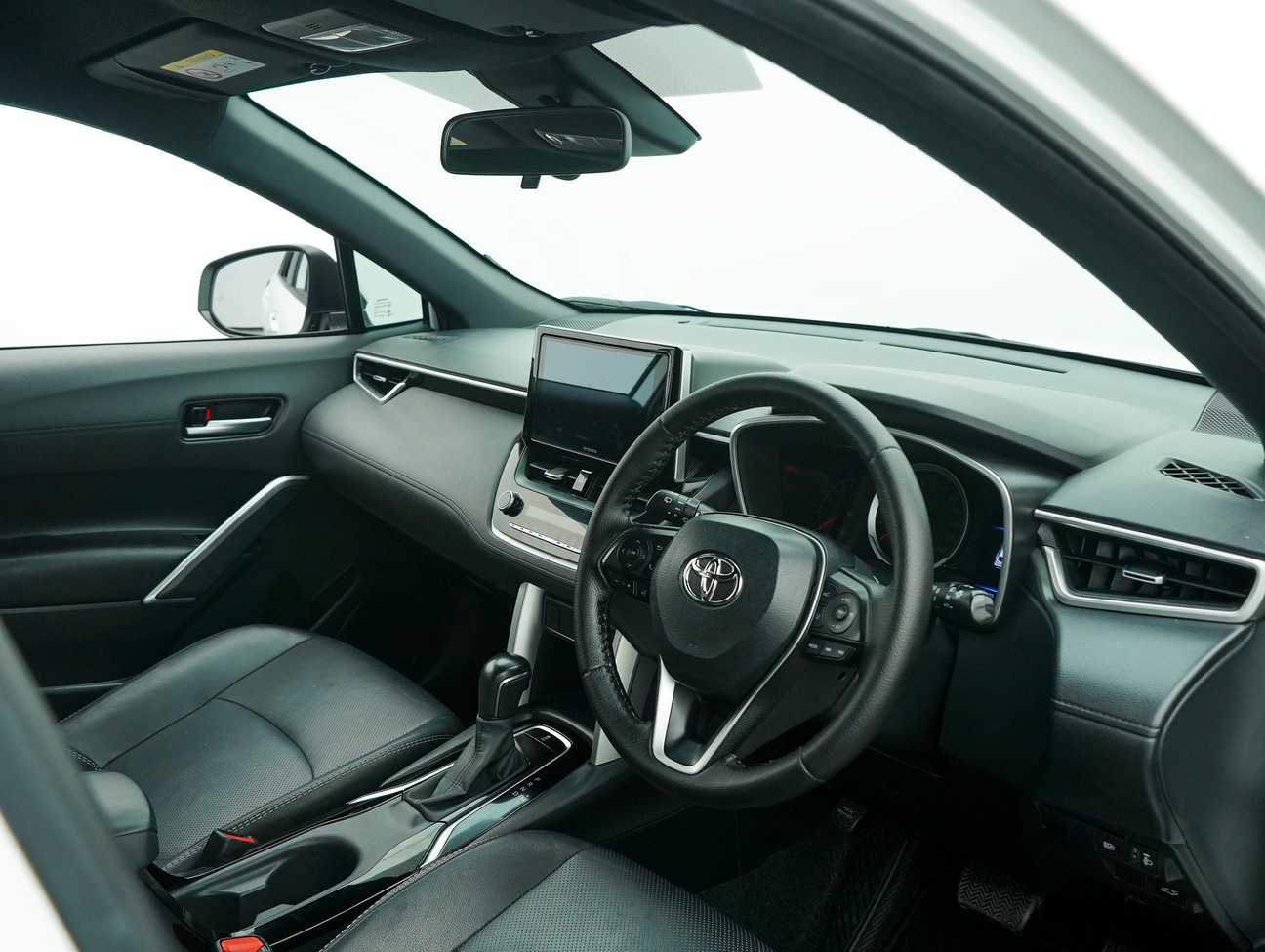 used 2021 Toyota Corolla Cross V 1.8