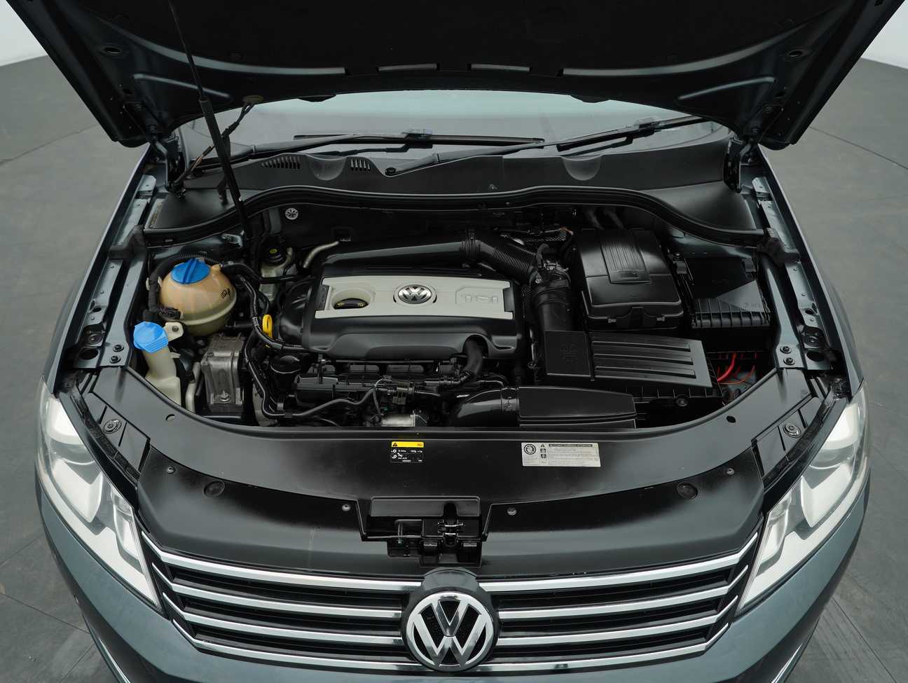 terpakai 2014 Volkswagen Passat TSI 1.8
