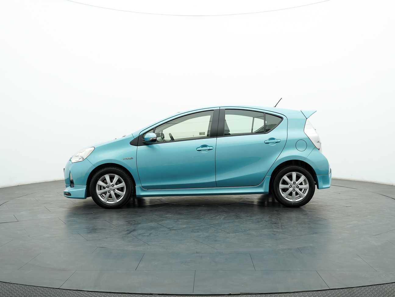 used 2013 Toyota Prius C Hybrid 1.5