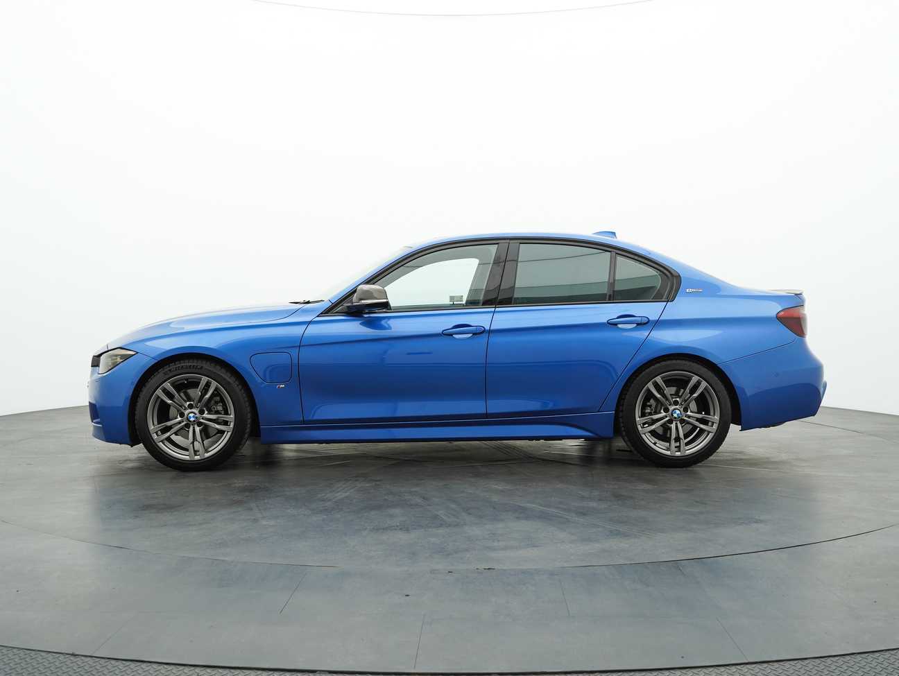 terpakai 2017 BMW 3 30E M SPORT 2.0