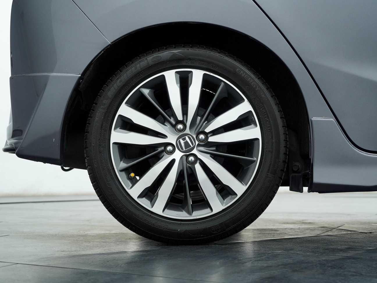 used 2016 Honda Jazz V 1.5