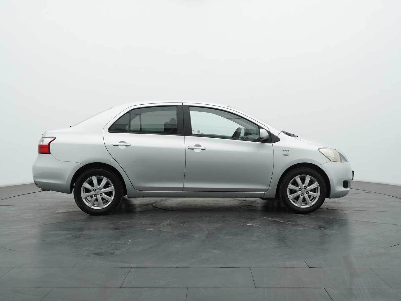 terpakai 2011 Toyota Vios J 1.5