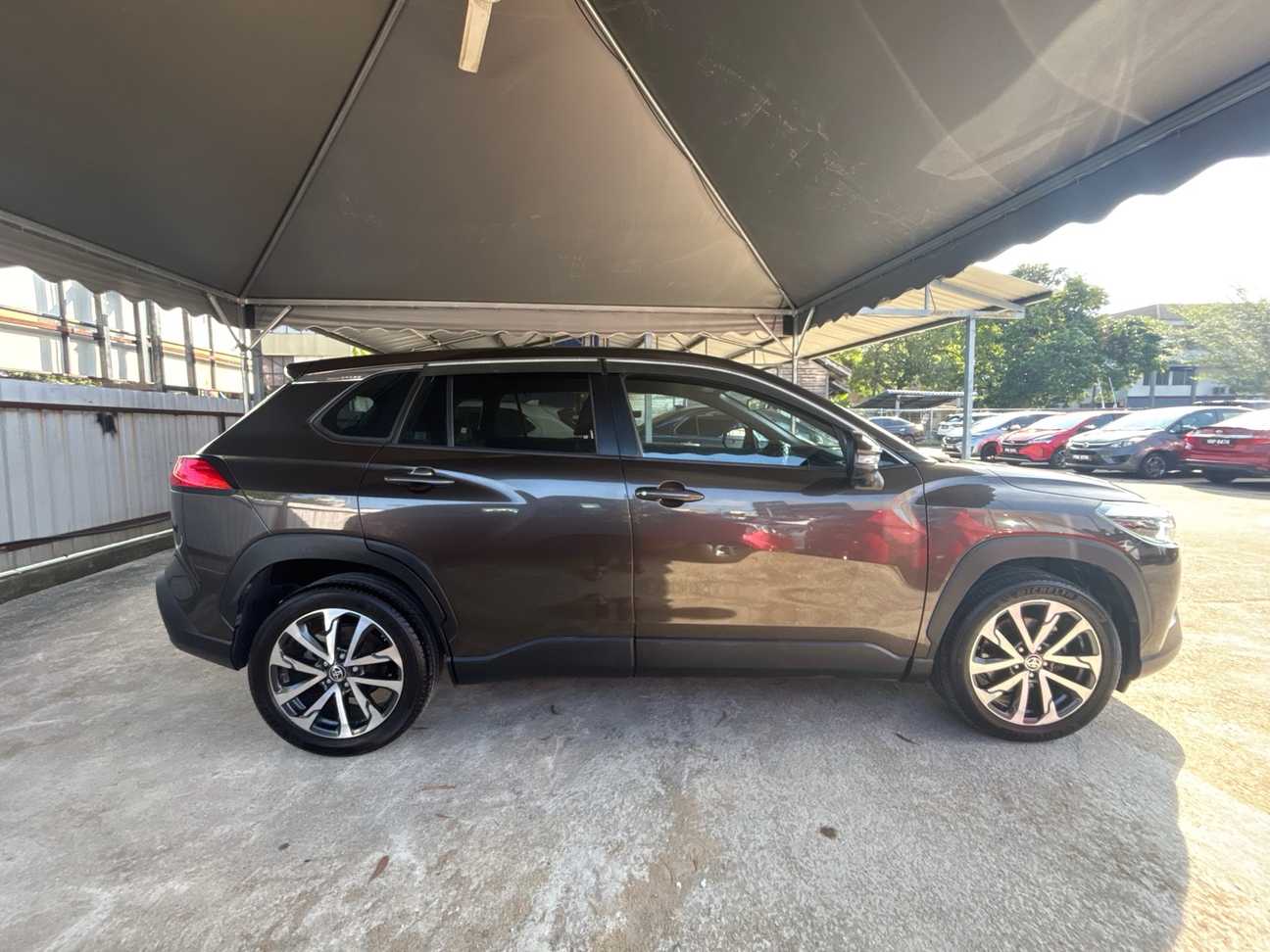 terpakai 2021 Toyota Corolla Cross V 1.8