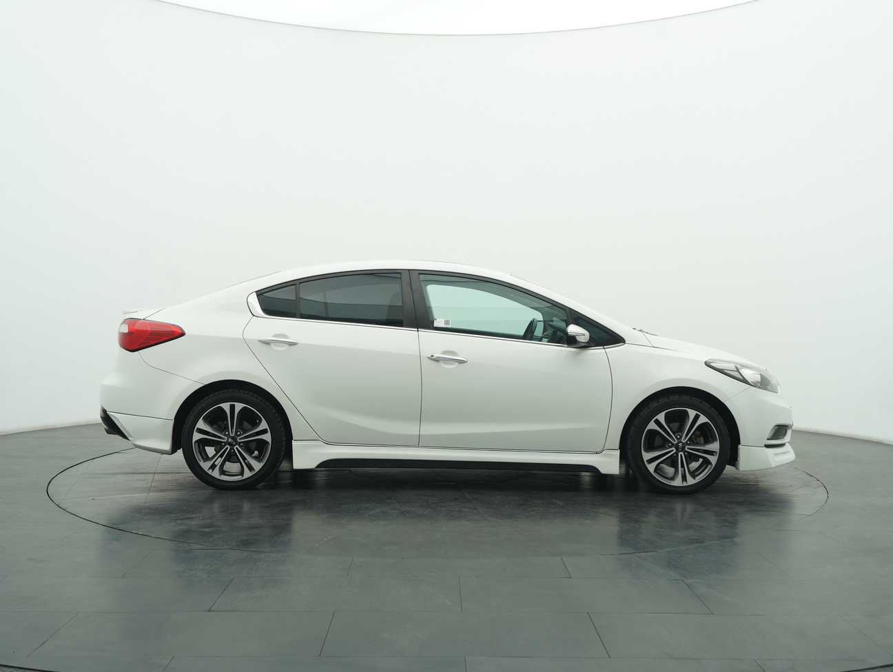 terpakai 2014 Kia Cerato  2.0