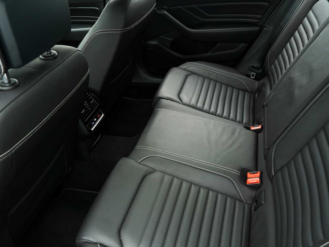 used 2020 Volkswagen PASSAT ELEGANCE 2.0