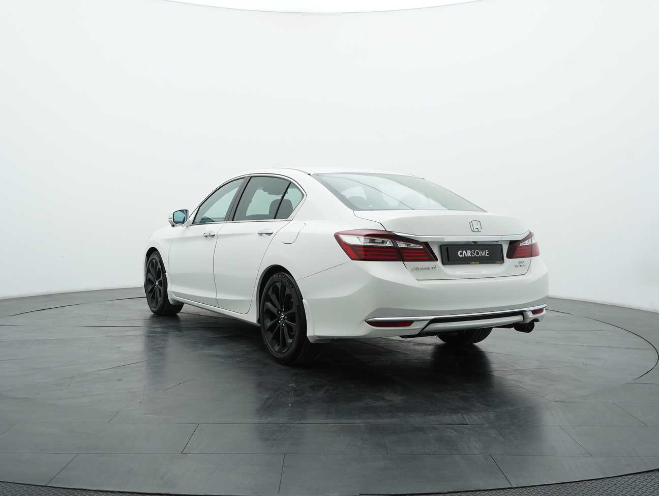 used 2017 Honda Accord VTi-L 2.4