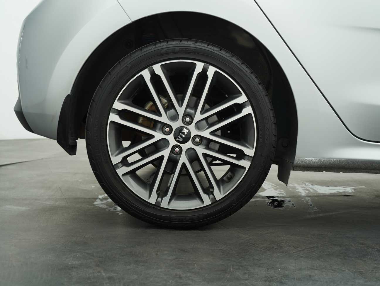 terpakai 2017 Kia Rio  1.4