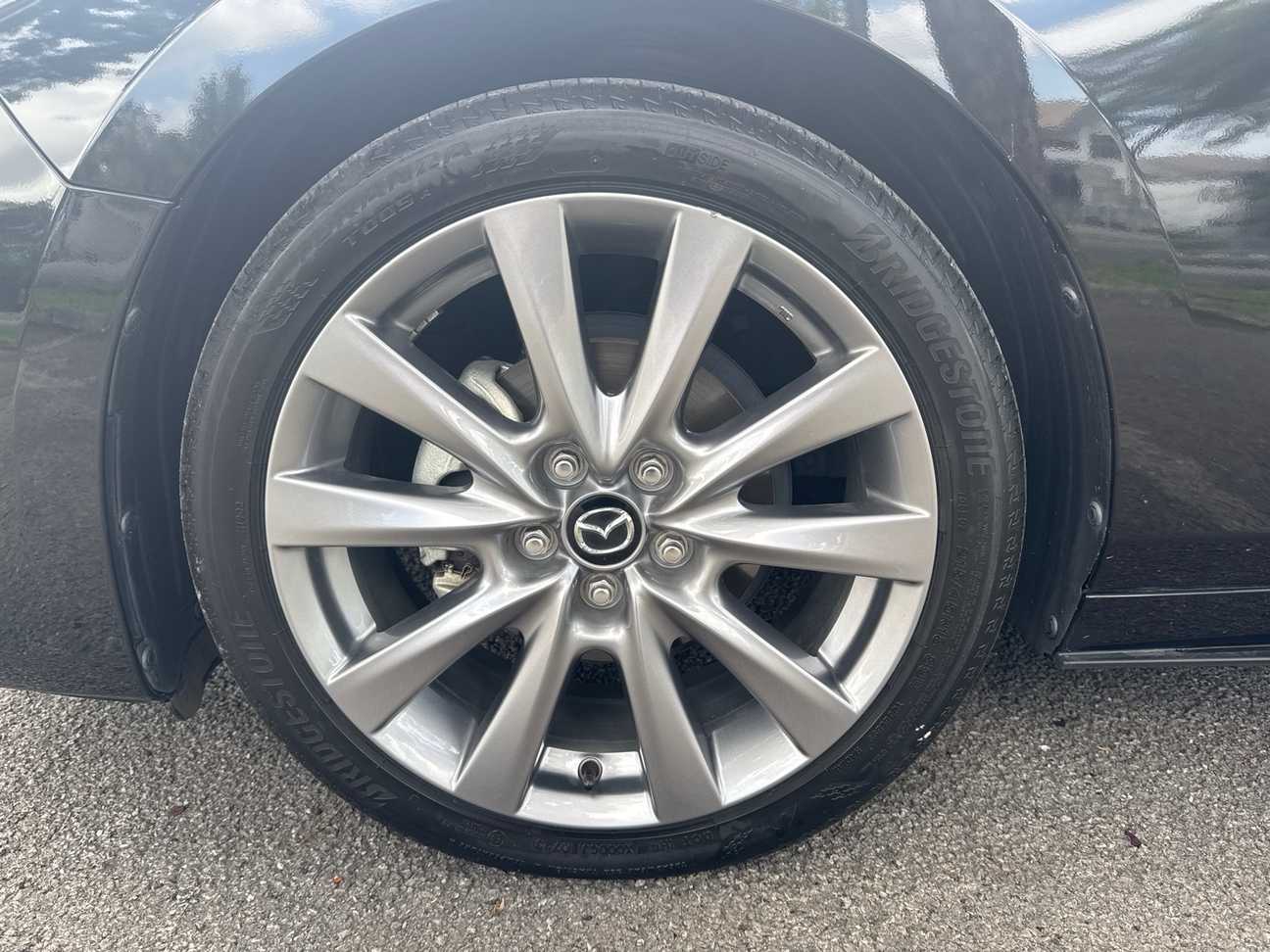 terpakai 2023 Mazda 3 SKYACTIV-G High Plus 2.0