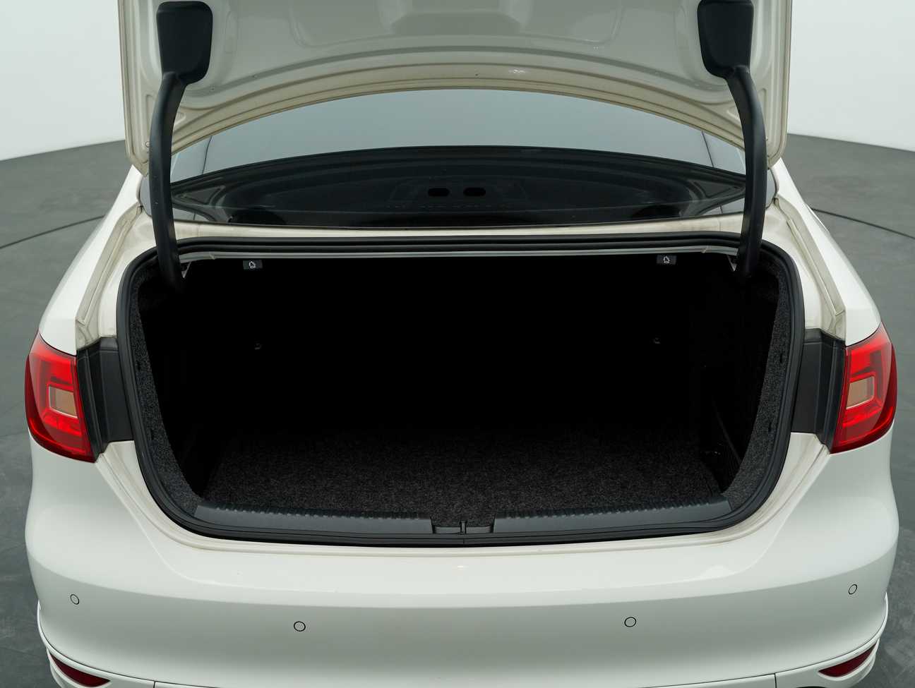 terpakai 2014 Volkswagen Jetta TSI 1.4