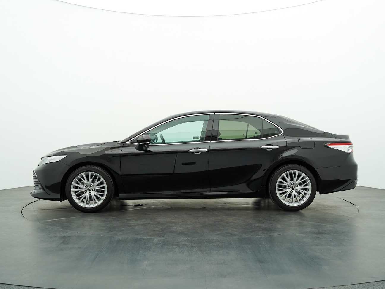 used 2020 Toyota Camry V 2.5