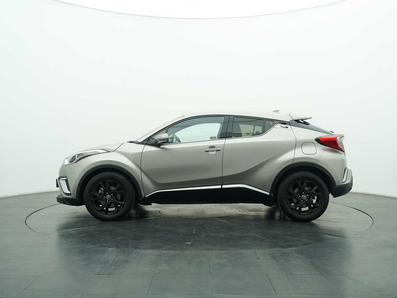 used 2019 Toyota C-HR  1.8