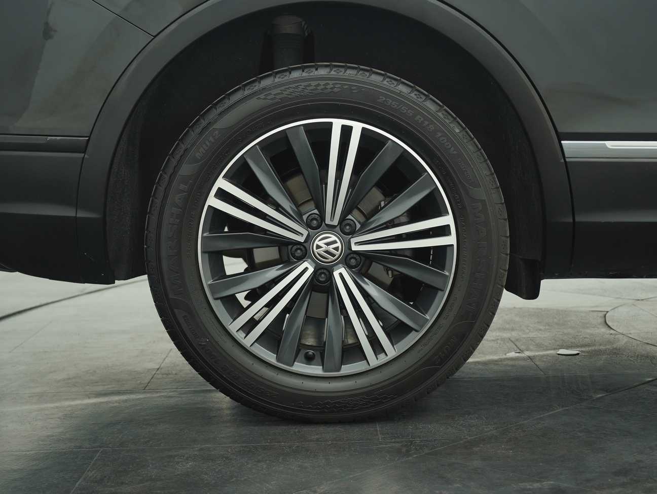 terpakai 2021 Volkswagen Tiguan Allspace Highline 1.4