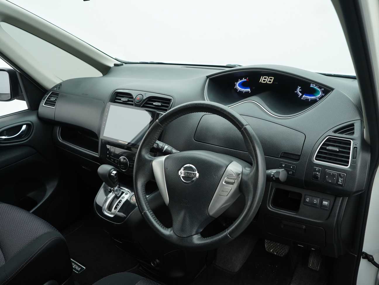 used 2013 Nissan Serena S-Hybrid High-Way Star 2.0