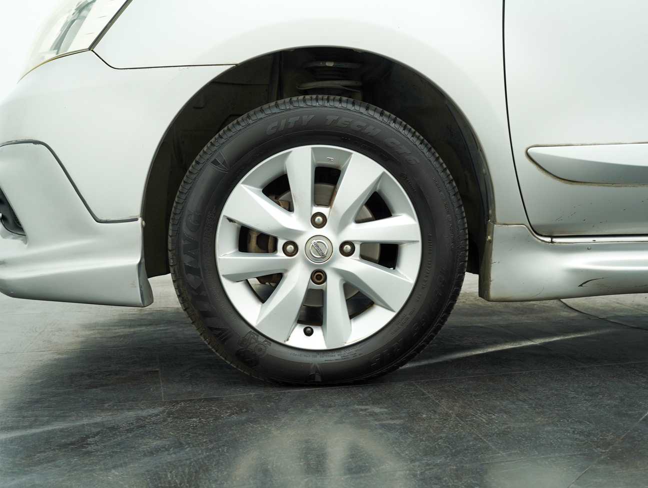 terpakai 2014 Nissan Grand Livina Comfort 1.6