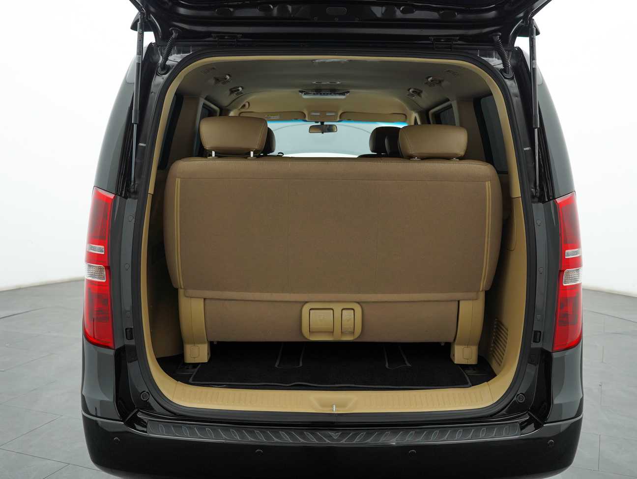 used 2020 Hyundai Grand Starex Executive 2.5